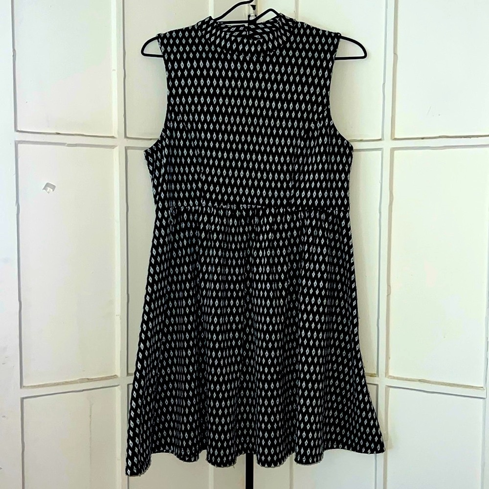 Xhilaration médium flowy sleeveless dress